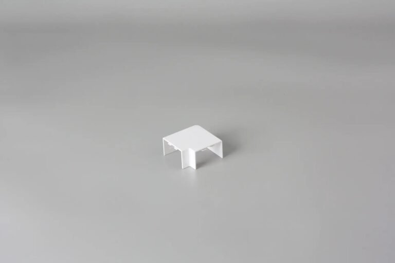 White PVC Exposed Wiring Trunking Flat Angle Connector (Single Component)