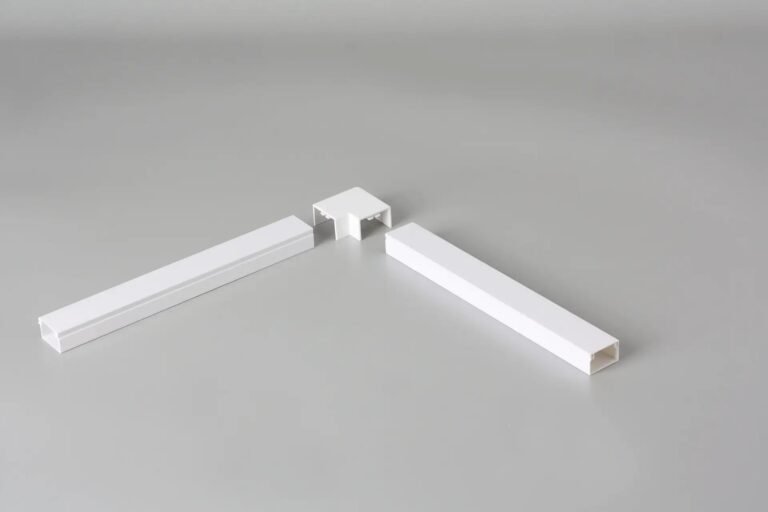 White PVC Exposed Wiring Trunking Flat Angle Connector