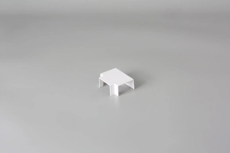 White PVC Exposed Wiring Trunking Tee Angle Connector (Detailed Component)