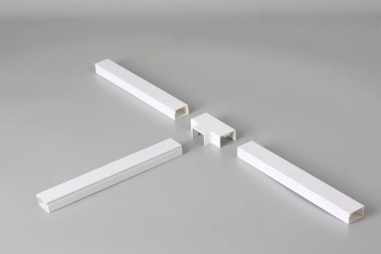 White PVC Exposed Wiring Trunking Tee Angle Connector
